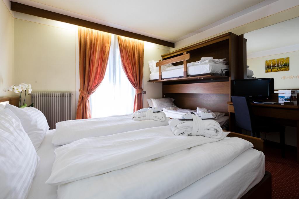 Hotel Collini Pinzolo Kültér fotó