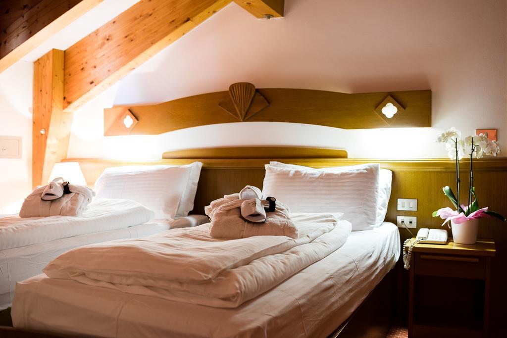 Hotel Collini Pinzolo Kültér fotó