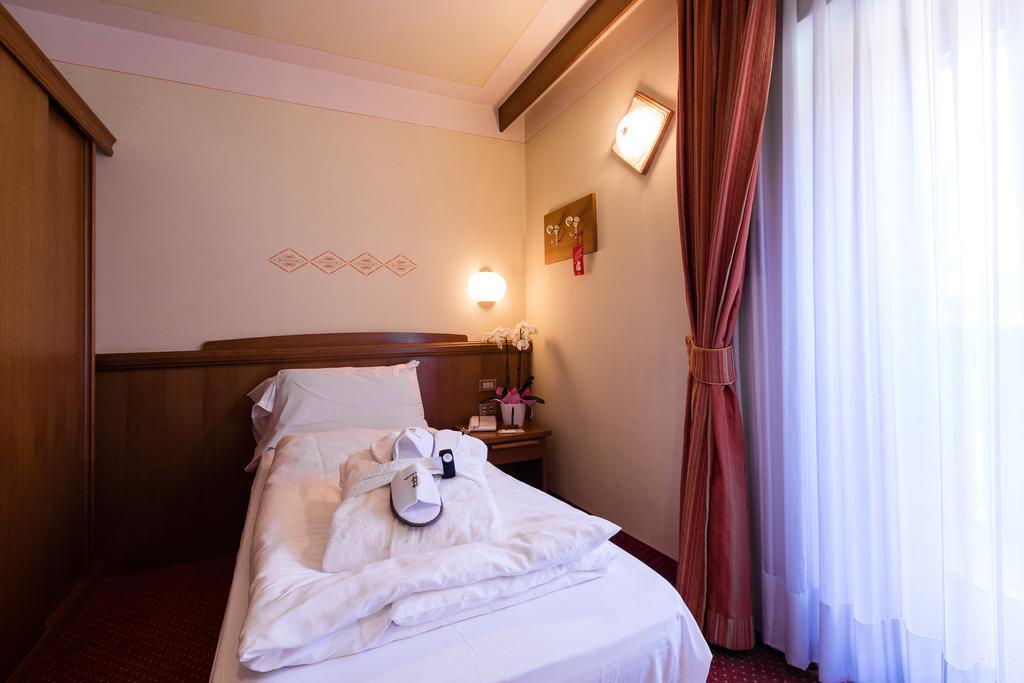 Hotel Collini Pinzolo Kültér fotó