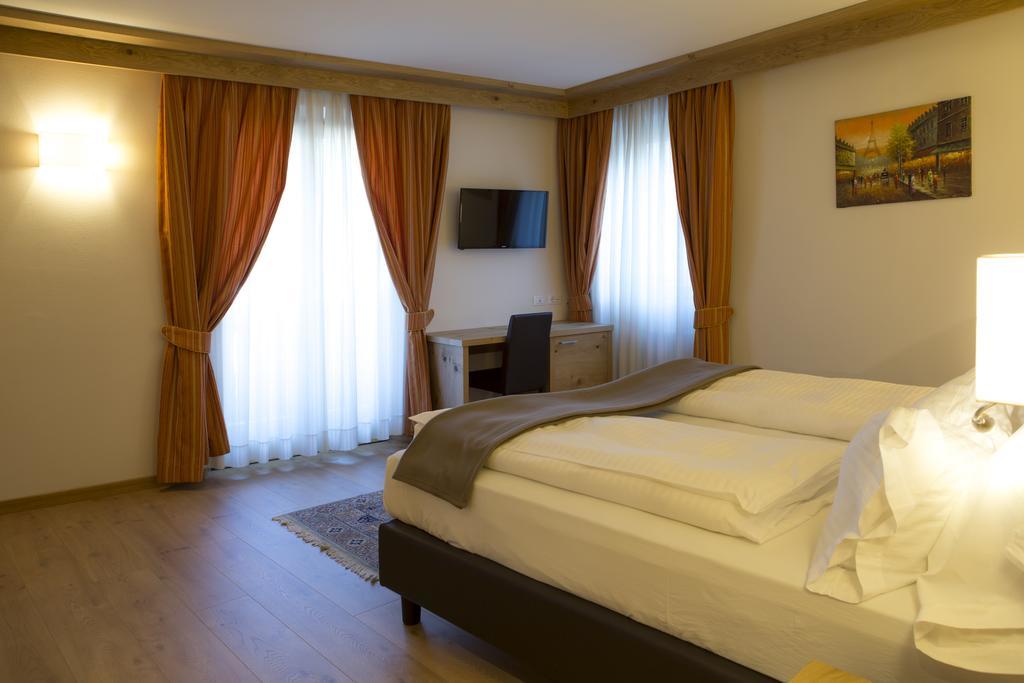 Hotel Collini Pinzolo Kültér fotó