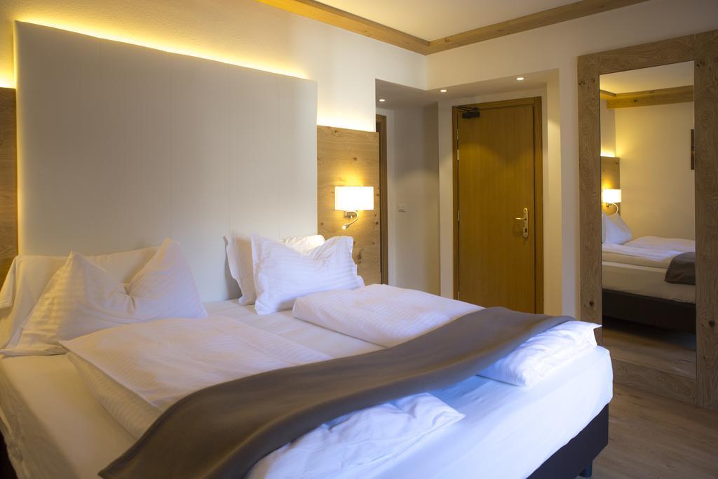 Hotel Collini Pinzolo Kültér fotó