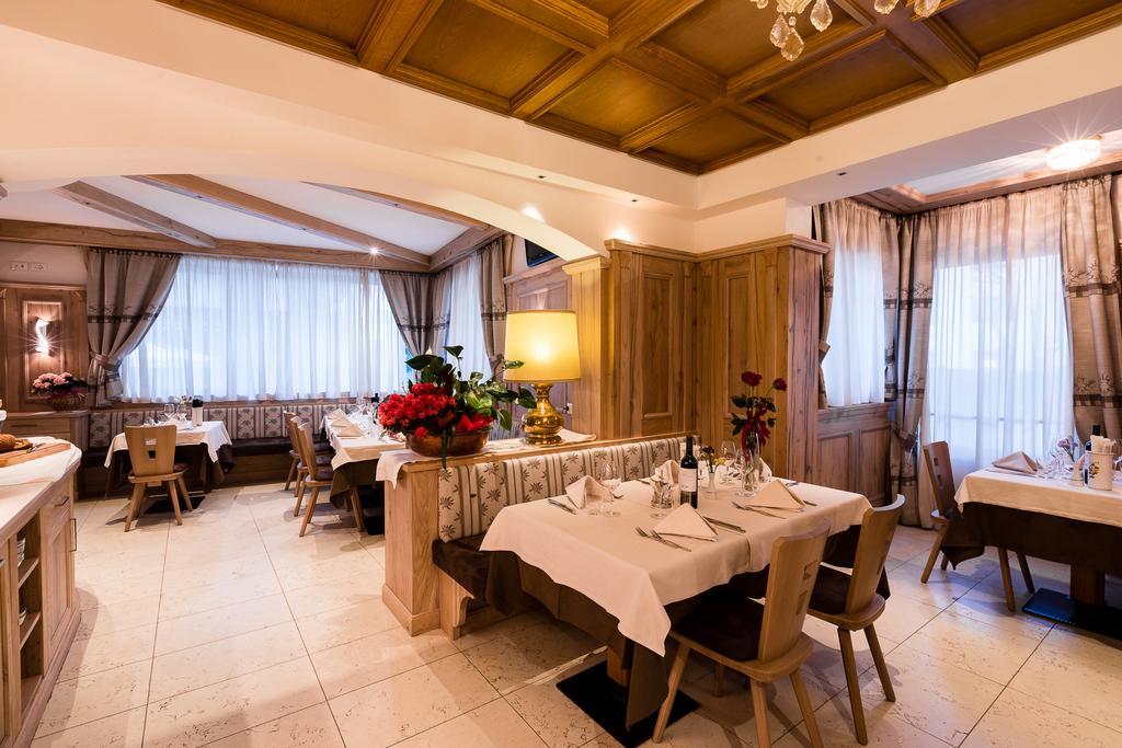 Hotel Collini Pinzolo Kültér fotó