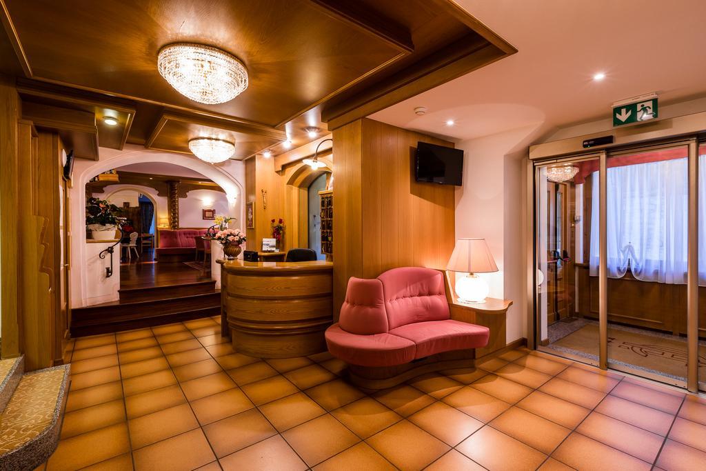 Hotel Collini Pinzolo Kültér fotó